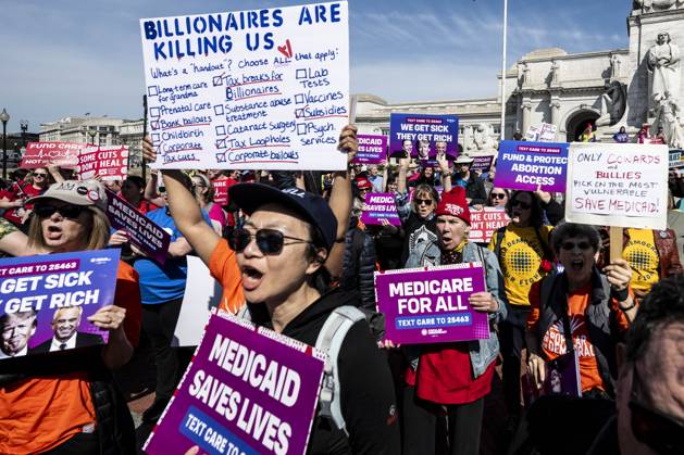 Bilder des Jahres 2025, News 03 März News Themen der Woche KW11 News Bilder des Tages March 12, 2025, Washington, District Of Columbia, USA: People with signs at a rally to save healthcare in Washington, D.C. Washington USA - ZUMAb161 20250312_aap_b161_027 Copyright: xMichaelxBrochsteinx