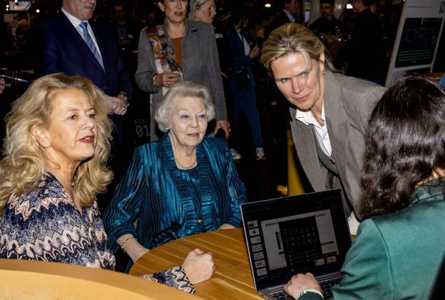 12-03-2025 The Hague Princess Beatrix and Princess Mabel attend the presentation of the 11st Prince Friso Engineering Award in the auditorium of The Hague University of Applied Sciences in The Hague. Â  Copyright: xPPEx