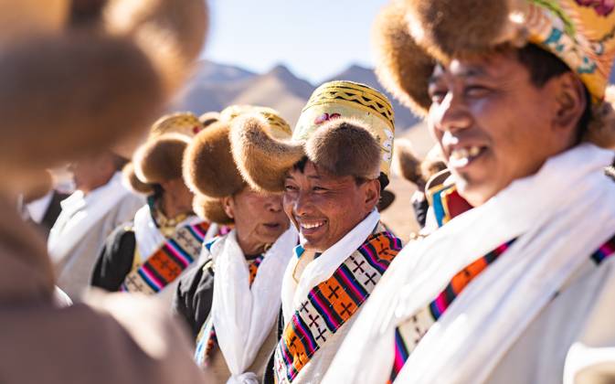 Bilder des Jahres 2025, News 03 März News Themen der Woche KW11 News Bilder des Tages (250317) -- BEIJING, March 17, 2025 -- Farmers participate in a ceremony marking the start of spring farming in Codoi Township of Lhunzhub County, southwest China s Xizang Autonomous Region, March 16, 2025. Ceremonies marking the start of spring farming were held across Xizang on Sunday. The ceremony is of great significance as it marks the beginning of a new year s farming season and serves as a prayer for favorable weather and bountiful harvests. ) XINHUA PHOTOS OF THE DAY TenzinxNyida 
