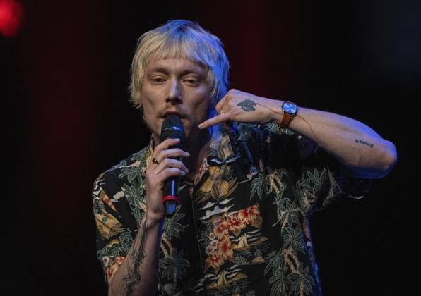 Verleihung des Comedy Preises Recklinghäuser Hurz 2025 ** NUR FÜR REDAKTIONELLE ZWECKE ** EDITORIAL USE ONLY **<p>Verleihung des Comedy Preises Recklinghäuser Hurz 2025 am Montag, 24. März 2025 im Festspielhaus in Recklinghausen. Robert Alan bei seinem Auftritt. Recklinghausen NRW Recklinghausen Copyright: StefanxArendx xFUNKExFotoxService