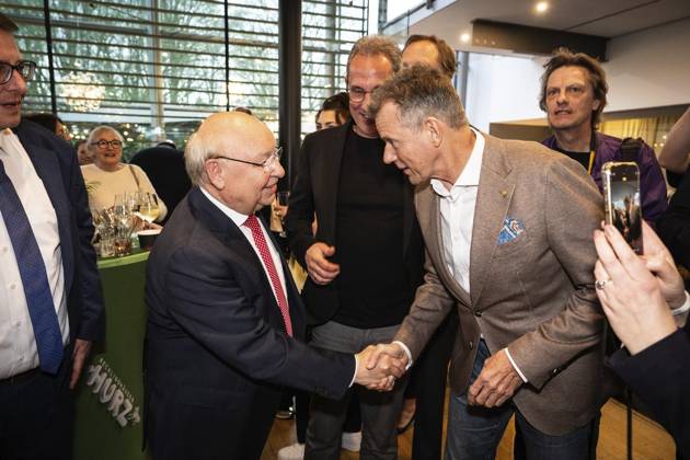 Verleihung des Comedy Preises Recklinghäuser Hurz 2025 ** NUR FÜR REDAKTIONELLE ZWECKE ** EDITORIAL USE ONLY **<p>Verleihung des Comedy Preises Recklinghäuser Hurz 2025 am Montag, 24. März 2025 im Festspielhaus in Recklinghausen. Gruppenbild vor Beginn der Show. Recklinghausen NRW Recklinghausen Copyright: StefanxArendx xFUNKExFotoxService