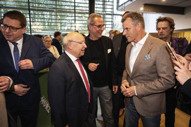 Verleihung des Comedy Preises Recklinghäuser Hurz 2025 ** NUR FÜR REDAKTIONELLE ZWECKE ** EDITORIAL USE ONLY **<p>Verleihung des Comedy Preises Recklinghäuser Hurz 2025 am Montag, 24. März 2025 im Festspielhaus in Recklinghausen. Gruppenbild vor Beginn der Show. Recklinghausen NRW Recklinghausen Copyright: StefanxArendx xFUNKExFotoxService