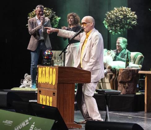 Verleihung des Comedy Preises Recklinghäuser Hurz 2025 ** NUR FÜR REDAKTIONELLE ZWECKE ** EDITORIAL USE ONLY **<p>Verleihung des Comedy Preises Recklinghäuser Hurz 2025 am Montag, 24. März 2025 im Festspielhaus in Recklinghausen. Mambo Kurt bei seinem Auftritt. Recklinghausen NRW Recklinghausen Copyright: StefanxArendx xFUNKExFotoxService
