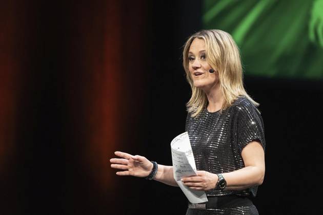Verleihung des Comedy Preises Recklinghäuser Hurz 2025 ** NUR FÜR REDAKTIONELLE ZWECKE ** EDITORIAL USE ONLY **<p>Verleihung des Comedy Preises Recklinghäuser Hurz 2025 am Montag, 24. März 2025 im Festspielhaus in Recklinghausen. Lisa Feller bei ihrer Dankesrede. Recklinghausen NRW Recklinghausen Copyright: StefanxArendx xFUNKExFotoxService