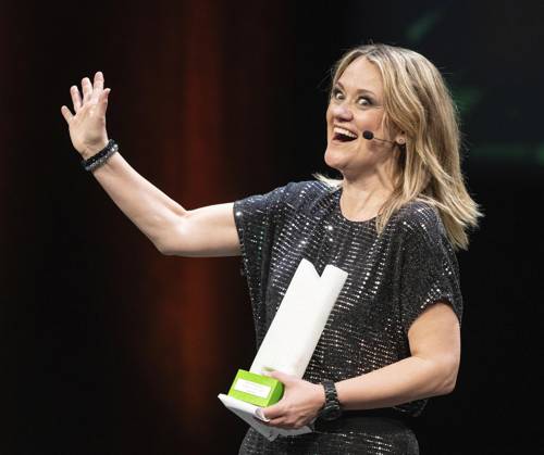 Verleihung des Comedy Preises Recklinghäuser Hurz 2025 ** NUR FÜR REDAKTIONELLE ZWECKE ** EDITORIAL USE ONLY **<p>Verleihung des Comedy Preises Recklinghäuser Hurz 2025 am Montag, 24. März 2025 im Festspielhaus in Recklinghausen. Lisa Feller bei ihrer Dankesrede. Recklinghausen NRW Recklinghausen Copyright: StefanxArendx xFUNKExFotoxService
