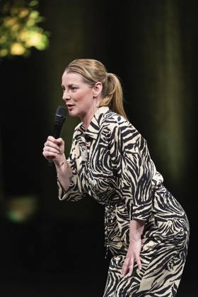 Verleihung des Comedy Preises Recklinghäuser Hurz 2025 ** NUR FÜR REDAKTIONELLE ZWECKE ** EDITORIAL USE ONLY **<p>Verleihung des Comedy Preises Recklinghäuser Hurz 2025 am Montag, 24. März 2025 im Festspielhaus in Recklinghausen. Auftritt Kristina Bogdanski. Recklinghausen NRW Recklinghausen Copyright: StefanxArendx xFUNKExFotoxService