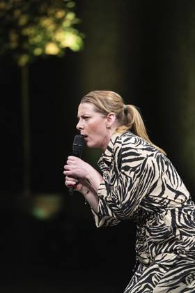 Verleihung des Comedy Preises Recklinghäuser Hurz 2025 ** NUR FÜR REDAKTIONELLE ZWECKE ** EDITORIAL USE ONLY **<p>Verleihung des Comedy Preises Recklinghäuser Hurz 2025 am Montag, 24. März 2025 im Festspielhaus in Recklinghausen. Auftritt Kristina Bogdanski. Recklinghausen NRW Recklinghausen Copyright: StefanxArendx xFUNKExFotoxService