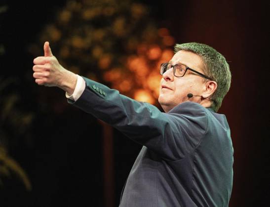 Verleihung des Comedy Preises Recklinghäuser Hurz 2025 ** NUR FÜR REDAKTIONELLE ZWECKE ** EDITORIAL USE ONLY **<p>Verleihung des Comedy Preises Recklinghäuser Hurz 2025 am Montag, 24. März 2025 im Festspielhaus in Recklinghausen. Kai Magnus Sting bei seiner Dankesrede. Recklinghausen NRW Recklinghausen Copyright: StefanxArendx xFUNKExFotoxService