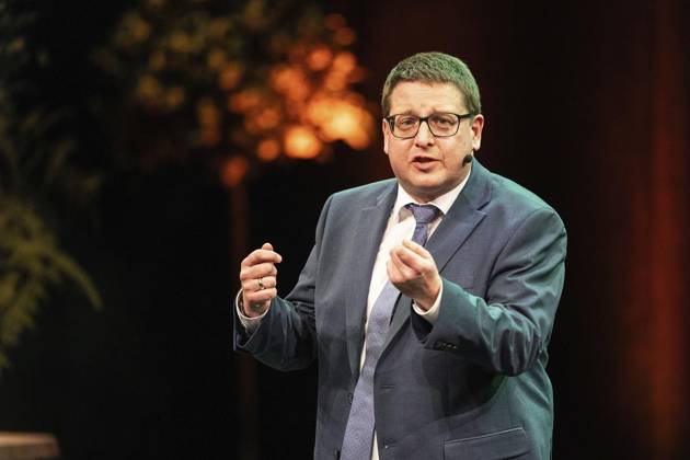 Verleihung des Comedy Preises Recklinghäuser Hurz 2025 ** NUR FÜR REDAKTIONELLE ZWECKE ** EDITORIAL USE ONLY **<p>Verleihung des Comedy Preises Recklinghäuser Hurz 2025 am Montag, 24. März 2025 im Festspielhaus in Recklinghausen. Kai Magnus Sting bei seiner Dankesrede. Recklinghausen NRW Recklinghausen Copyright: StefanxArendx xFUNKExFotoxService