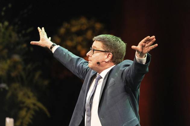 Verleihung des Comedy Preises Recklinghäuser Hurz 2025 ** NUR FÜR REDAKTIONELLE ZWECKE ** EDITORIAL USE ONLY **<p>Verleihung des Comedy Preises Recklinghäuser Hurz 2025 am Montag, 24. März 2025 im Festspielhaus in Recklinghausen. Kai Magnus Sting bei seiner Dankesrede. Recklinghausen NRW Recklinghausen Copyright: StefanxArendx xFUNKExFotoxService