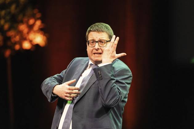 Verleihung des Comedy Preises Recklinghäuser Hurz 2025 ** NUR FÜR REDAKTIONELLE ZWECKE ** EDITORIAL USE ONLY **<p>Verleihung des Comedy Preises Recklinghäuser Hurz 2025 am Montag, 24. März 2025 im Festspielhaus in Recklinghausen. Kai Magnus Sting bei seiner Dankesrede. Recklinghausen NRW Recklinghausen Copyright: StefanxArendx xFUNKExFotoxService