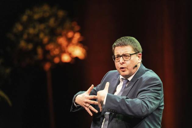 Verleihung des Comedy Preises Recklinghäuser Hurz 2025 ** NUR FÜR REDAKTIONELLE ZWECKE ** EDITORIAL USE ONLY **<p>Verleihung des Comedy Preises Recklinghäuser Hurz 2025 am Montag, 24. März 2025 im Festspielhaus in Recklinghausen. Kai Magnus Sting bei seiner Dankesrede. Recklinghausen NRW Recklinghausen Copyright: StefanxArendx xFUNKExFotoxService