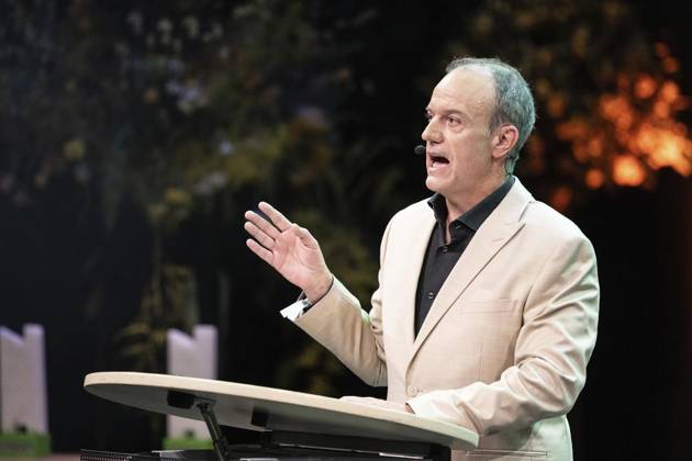 Verleihung des Comedy Preises Recklinghäuser Hurz 2025 ** NUR FÜR REDAKTIONELLE ZWECKE ** EDITORIAL USE ONLY **<p>Verleihung des Comedy Preises Recklinghäuser Hurz 2025 am Montag, 24. März 2025 im Festspielhaus in Recklinghausen. Rene Steinberg bei seiner Laudatio auf Olaf Schubert Recklinghausen NRW Recklinghausen Copyright: StefanxArendx xFUNKExFotoxService