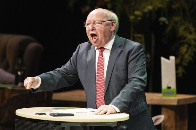 Verleihung des Comedy Preises Recklinghäuser Hurz 2025 ** NUR FÜR REDAKTIONELLE ZWECKE ** EDITORIAL USE ONLY **<p>Verleihung des Comedy Preises Recklinghäuser Hurz 2025 am Montag, 24. März 2025 im Festspielhaus in Recklinghausen. Hans - Joachim Heist bei seiner Dankesrede. Recklinghausen NRW Recklinghausen Copyright: StefanxArendx xFUNKExFotoxService