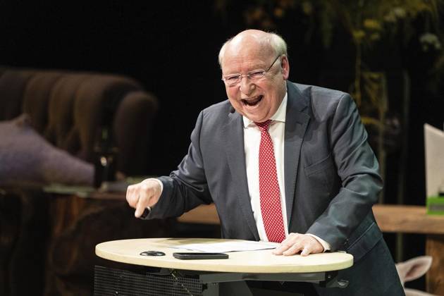 Verleihung des Comedy Preises Recklinghäuser Hurz 2025 ** NUR FÜR REDAKTIONELLE ZWECKE ** EDITORIAL USE ONLY **<p>Verleihung des Comedy Preises Recklinghäuser Hurz 2025 am Montag, 24. März 2025 im Festspielhaus in Recklinghausen. Hans - Joachim Heist bei seiner Dankesrede. Recklinghausen NRW Recklinghausen Copyright: StefanxArendx xFUNKExFotoxService
