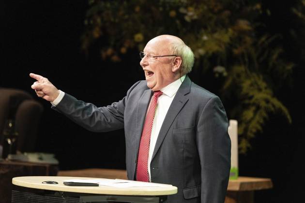 Verleihung des Comedy Preises Recklinghäuser Hurz 2025 ** NUR FÜR REDAKTIONELLE ZWECKE ** EDITORIAL USE ONLY **<p>Verleihung des Comedy Preises Recklinghäuser Hurz 2025 am Montag, 24. März 2025 im Festspielhaus in Recklinghausen. Hans - Joachim Heist bei seiner Dankesrede. Recklinghausen NRW Recklinghausen Copyright: StefanxArendx xFUNKExFotoxService