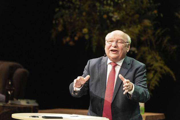 Verleihung des Comedy Preises Recklinghäuser Hurz 2025 ** NUR FÜR REDAKTIONELLE ZWECKE ** EDITORIAL USE ONLY **<p>Verleihung des Comedy Preises Recklinghäuser Hurz 2025 am Montag, 24. März 2025 im Festspielhaus in Recklinghausen. Hans - Joachim Heist bei seiner Dankesrede. Recklinghausen NRW Recklinghausen Copyright: StefanxArendx xFUNKExFotoxService