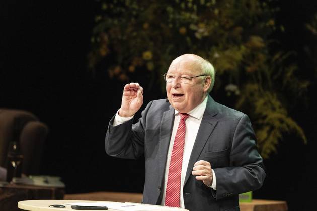 Verleihung des Comedy Preises Recklinghäuser Hurz 2025 ** NUR FÜR REDAKTIONELLE ZWECKE ** EDITORIAL USE ONLY **<p>Verleihung des Comedy Preises Recklinghäuser Hurz 2025 am Montag, 24. März 2025 im Festspielhaus in Recklinghausen. Hans - Joachim Heist bei seiner Dankesrede. Recklinghausen NRW Recklinghausen Copyright: StefanxArendx xFUNKExFotoxService