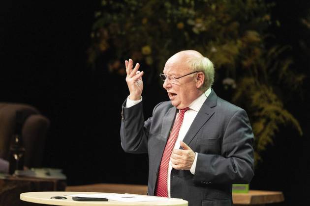 Verleihung des Comedy Preises Recklinghäuser Hurz 2025 ** NUR FÜR REDAKTIONELLE ZWECKE ** EDITORIAL USE ONLY **<p>Verleihung des Comedy Preises Recklinghäuser Hurz 2025 am Montag, 24. März 2025 im Festspielhaus in Recklinghausen. Hans - Joachim Heist bei seiner Dankesrede. Recklinghausen NRW Recklinghausen Copyright: StefanxArendx xFUNKExFotoxService