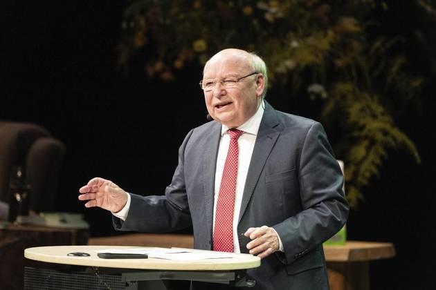 Verleihung des Comedy Preises Recklinghäuser Hurz 2025 ** NUR FÜR REDAKTIONELLE ZWECKE ** EDITORIAL USE ONLY **<p>Verleihung des Comedy Preises Recklinghäuser Hurz 2025 am Montag, 24. März 2025 im Festspielhaus in Recklinghausen. Hans - Joachim Heist bei seiner Dankesrede. Recklinghausen NRW Recklinghausen Copyright: StefanxArendx xFUNKExFotoxService