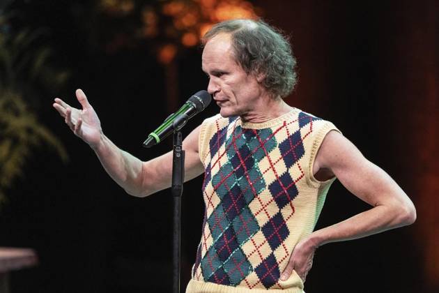 Verleihung des Comedy Preises Recklinghäuser Hurz 2025 ** NUR FÜR REDAKTIONELLE ZWECKE ** EDITORIAL USE ONLY **<p>Verleihung des Comedy Preises Recklinghäuser Hurz 2025 am Montag, 24. März 2025 im Festspielhaus in Recklinghausen. Olaf Schubert bei seiner Dankesrede. Recklinghausen NRW Recklinghausen Copyright: StefanxArendx xFUNKExFotoxService