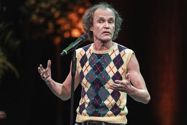 Verleihung des Comedy Preises Recklinghäuser Hurz 2025 ** NUR FÜR REDAKTIONELLE ZWECKE ** EDITORIAL USE ONLY **<p>Verleihung des Comedy Preises Recklinghäuser Hurz 2025 am Montag, 24. März 2025 im Festspielhaus in Recklinghausen. Olaf Schubert bei seiner Dankesrede. Recklinghausen NRW Recklinghausen Copyright: StefanxArendx xFUNKExFotoxService