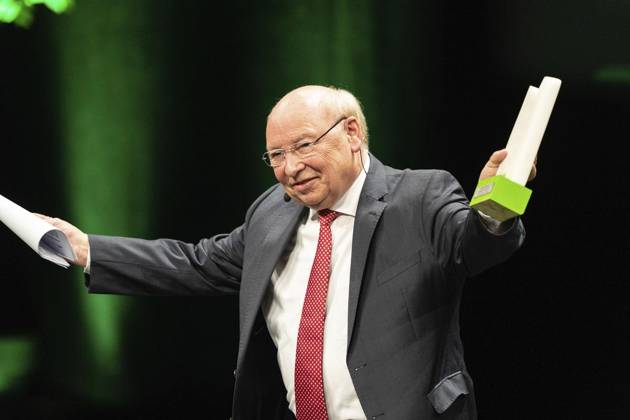 Verleihung des Comedy Preises Recklinghäuser Hurz 2025 ** NUR FÜR REDAKTIONELLE ZWECKE ** EDITORIAL USE ONLY **<p>Verleihung des Comedy Preises Recklinghäuser Hurz 2025 am Montag, 24. März 2025 im Festspielhaus in Recklinghausen. Hans - Joachim Heist bei seiner Dankesrede. Recklinghausen NRW Recklinghausen Copyright: StefanxArendx xFUNKExFotoxService
