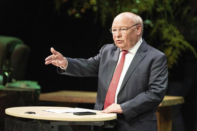 Verleihung des Comedy Preises Recklinghäuser Hurz 2025 ** NUR FÜR REDAKTIONELLE ZWECKE ** EDITORIAL USE ONLY **<p>Verleihung des Comedy Preises Recklinghäuser Hurz 2025 am Montag, 24. März 2025 im Festspielhaus in Recklinghausen. Hans - Joachim Heist bei seiner Dankesrede. Recklinghausen NRW Recklinghausen Copyright: StefanxArendx xFUNKExFotoxService