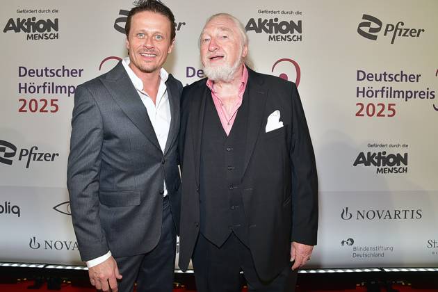 3. Deutschen Hörfilmpreis 2025. Roman Knitzka mit Felix von Manteuffel Ankunft zum c in Berlin, am 25.03.2025