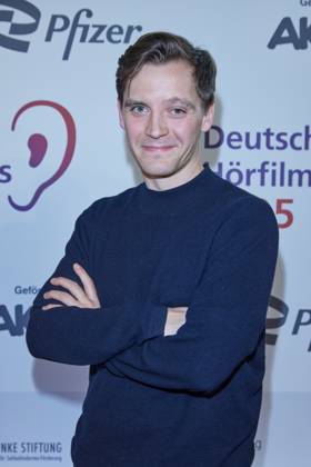 Jonas Nay - Gaesteankunft zum 23. Deutschen Hoerfilmpreis 2025 im Colosseum Filmtheater in Berlin am 25.02.2025. 23.Deutscher Hoerfimpreis 2025