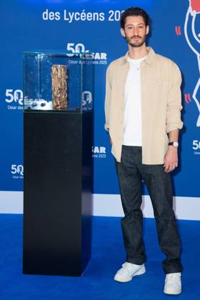 Cesar Des Lyceens 2025 Pierre Niney attending the Le Comte De Monte-Christo - Cesar Des Lyceens 2025 at La Sorbonne University in Paris, France on March 26, 2025. Photo by Aurore Marechal ABACAPRESS.COM Paris France  Copyright: xMarechalxAurore ABACAx