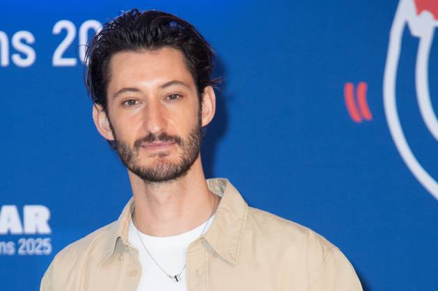 Cesar Des Lyceens 2025 Pierre Niney attending the Le Comte De Monte-Christo - Cesar Des Lyceens 2025 at La Sorbonne University in Paris, France on March 26, 2025. Photo by Aurore Marechal ABACAPRESS.COM Paris France  Copyright: xMarechalxAurore ABACAx