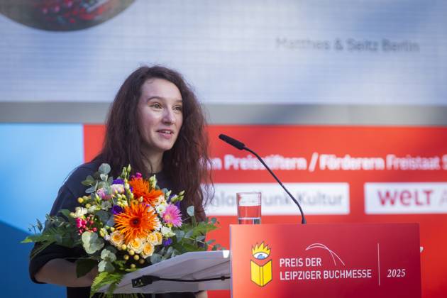 Leipziger Buchmesse In der neuen Messe präsentieren 2.040 Aussteller aus 45 Ländern die Neuheiten dieses Jahres. Die Messe steht in diesem Jahr unter dem Motto Â«Worte bewegen WeltenÂ». Gastland ist in diesem Jahr Norwegen. Preisverleihung der Leipziger Buchmesse 2025 Irina Rastorgueva erhält die Auszeichnung für Pop-up-Propaganda. Epikrise der russischen Selbstvergiftung (Matthes & Seitz Berlin). Leipzig Sachsen Deutschland
