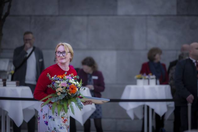 Leipziger Buchmesse In der neuen Messe präsentieren 2.040 Aussteller aus 45 Ländern die Neuheiten dieses Jahres. Die Messe steht in diesem Jahr unter dem Motto Â«Worte bewegen WeltenÂ». Gastland ist in diesem Jahr Norwegen. Preisverleihung der Leipziger Buchmesse 2025 In der Kategorie Belletristik ging die Auszeichnung an Kristine Bilkau für ihren Roman Halbinsel (Luchterhand) Leipzig Sachsen Deutschland