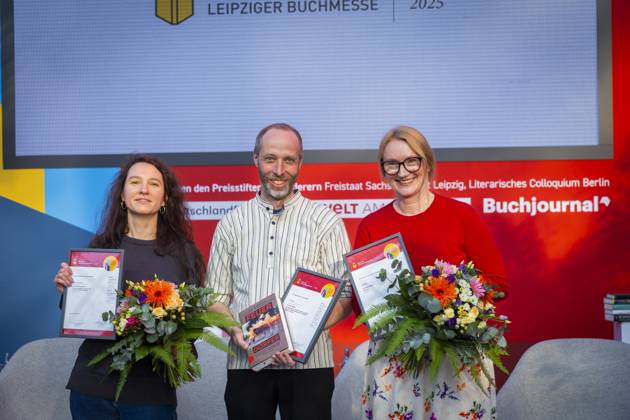 Leipziger Buchmesse In der neuen Messe präsentieren 2.040 Aussteller aus 45 Ländern die Neuheiten dieses Jahres. Die Messe steht in diesem Jahr unter dem Motto Â«Worte bewegen WeltenÂ». Gastland ist in diesem Jahr Norwegen. Preisverleihung der Leipziger Buchmesse 2025 Die Preisträger:innen (v.l.n.r.): Irina Rastorgueva, Thomas Weiler, Kristine Bilkau Leipzig Sachsen Deutschland