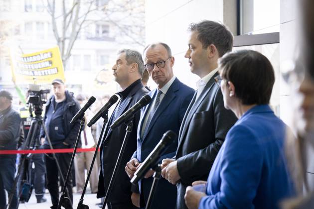 Bilder des Jahres 2025, News 03 März News Themen der Woche KW13 News Bilder des Tages Friedrich Merz, Markus Söder, Lars Klingbeil, Saskia Esken Hauptverhandlungsgruppe, Regierungskoalition, Willy-Brandt-Haus, Auftaktstatement, Parteivorsitzende, CDU, Friedrich Merz, CSU, Ministerpräsident, Markus Söder, SPD, Lars Klingbeil, Saskia Esken Berlin Berlin GER