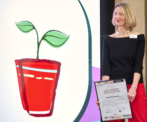 Deutscher Lehrkräftepreis - Vorbildliche Schulleitung EUR,Deutschland, Berlin, 31.03.2025: Nicole Verdenhalven von der Rahel-Hirsch-Schule. Unterricht Innovativ 2024 - Deutscher Lehrkräftepreis wird in der Wettbewerbskategorie Vorbildliche Schulleitung wird mit drei Preisen geehrt. Der 1. Preis geht an Andrea Franke von der Willy-Brandt Schule in Berlin-Wedding einer Integrierten Sekundarschule. Der 2. Preis geht an Carten Bangert, Philipp Wetzel und Markus Burster von der Maria-Gress-Schule in Ilffezheim einer Verbundschule aus Baden-Württemberg sowie der 3.Preis an Nicole Verdenhalven von der Rahel-Hirsch-Schule einem Oberstufenzentrum (Berufle Schule) aus Berlin-Marzahn Hellersdorf.