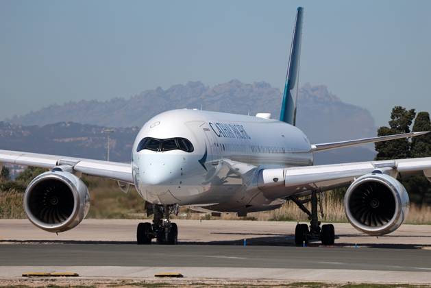 Cathay Pacific restored Its Barcelona-Hong Kong route The company Cathay Pacific restores its route between Barcelona and Hong Kong with the arrival at El Prat airport of an Airbus A350-941, in Barcelona, Spain, on March 31, 2025. Barcelona Barcelona Spain Copyright: xUrbanandsportx originalFilename: urbanandsport-cathaypa250331_npFaU