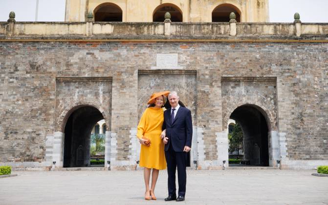 Bilder des Jahres 2025, Entertainment 04 April Entertainment Bilder des Tages Queen Mathilde of Belgium and King Philippe - Filip of Belgium pose for photographers during a visit to the Imperial Citadel, in Hanoi, Vietnam, on Tuesday 01 April 2025. The King and Queen are on an official state visit to Vietnam from 01 to 03 April 2025.  BENOITxDOPPAGNE 117906549