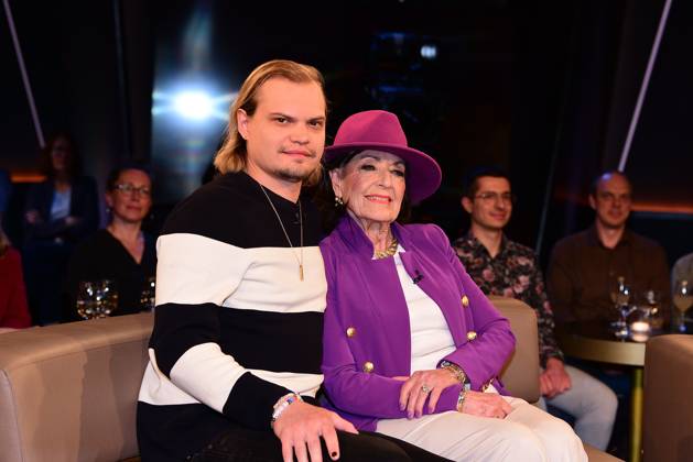 Wilson Gonzalez Ochsenknecht und seine Grossmutter Baerbel Wierichs zu Gast bei der NDR Talk Show am 4.04.2025 in Hamburg NDR Talk Show am 4.04.2025 in Hamburg