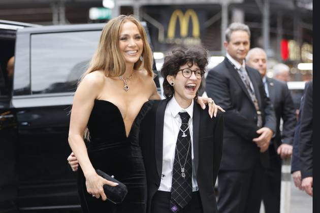 April 4, 2025, Ny, USA: NEW YORK, NEW YORK - APRIL 3, 2025: Jennifer Lopez and her daughter Emme Muniz attend the Broadway Opening Night of Good Night, And Good Luck at the Winter Garden Theater. The star-studded event celebrated the debut of the stage adaptation of the iconic film, drawing high-profile attendees from the entertainment industry. USA - ZUMAra1_ 20250404_aap_ra1_011 Copyright: xGiadaxPapinixRampelotto Europanex