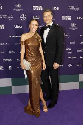 Annemarie Carpendale mit Ehemann Wayne Carpendale beim 72. Bundespresseball 2025 im Hotel Adlon Kempinski. Berlin, 04.04.2025