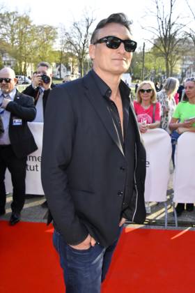 Oliver Masucci ( Herrhausen, Der Herr des Geldes ) mit Sonnenbrille zu Gast bei der Verleihung des 61.Grimme Preis am 04.04.2025 in Marl NRW Deutschland
