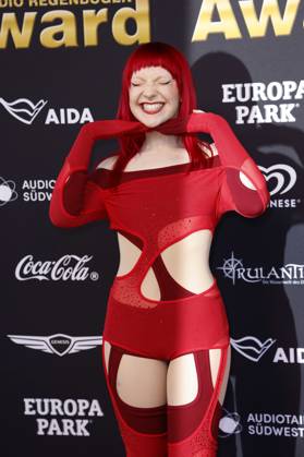 Sophie and the Giants bei der Verleihung des 25. Radio Regenbogen Award 2025 in der Europa-Park Arena. Rust, 04.04.2025