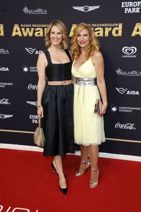 Monica Ivancan und Sonya Kraus bei der Verleihung des 25. Radio Regenbogen Award 2025 in der Europa-Park Arena. Rust, 04.04.2025