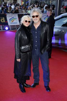 Wolfgang Niedecken mit Ehefrau Tina Golemiewski bei der Verleihung des 25. Radio Regenbogen Award 2025 in der Europa-Park Arena. Rust, 04.04.2025