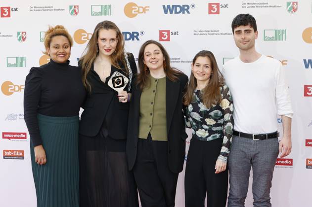 Clara Stella Hüneke mit Team bei der 61. Verleihung des Grimme Preises 2025 im Theater Marl. Marl, 04.04.2025