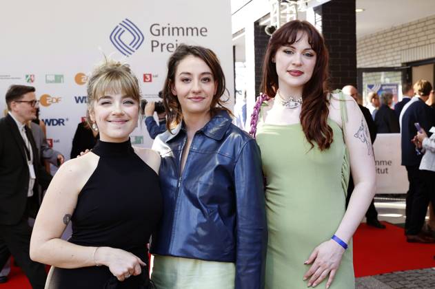 Elsa van Damke, Marie Bloching und Jana Forkel bei der 61. Verleihung des Grimme Preises 2025 im Theater Marl. Marl, 04.04.2025