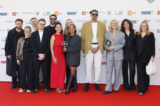 Philipp Weimar, Nikolas Holl, Lucie Schöner, Leonie Haenchen und Paula Menzel mit Team bei der 61. Verleihung des Grimme Preises 2025 im Theater Marl. Marl, 04.04.2025