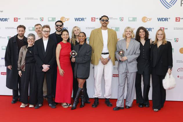 Philipp Weimar, Nikolas Holl, Lucie Schöner, Leonie Haenchen und Paula Menzel mit Team bei der 61. Verleihung des Grimme Preises 2025 im Theater Marl. Marl, 04.04.2025